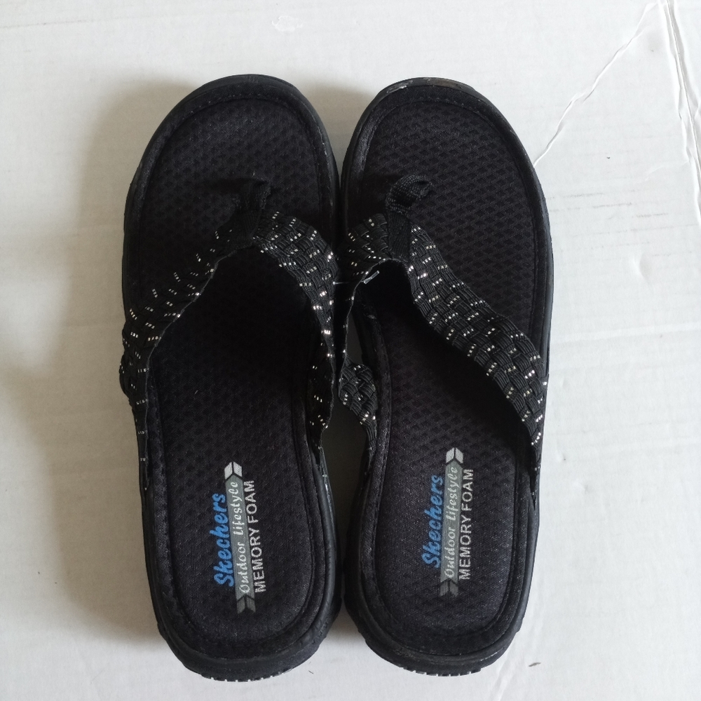 Skechers flip flop size 7.5 like new